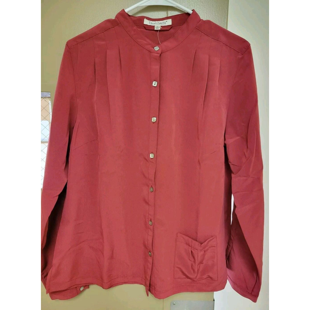 Travelsmith Size L Women's Blouse Resists Spills New with Tag Has Pockets!